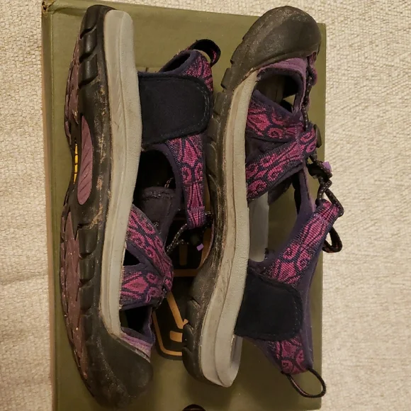 Keen Women's Venice Sandals - Purple and Black 8 - Picture 3 of 7